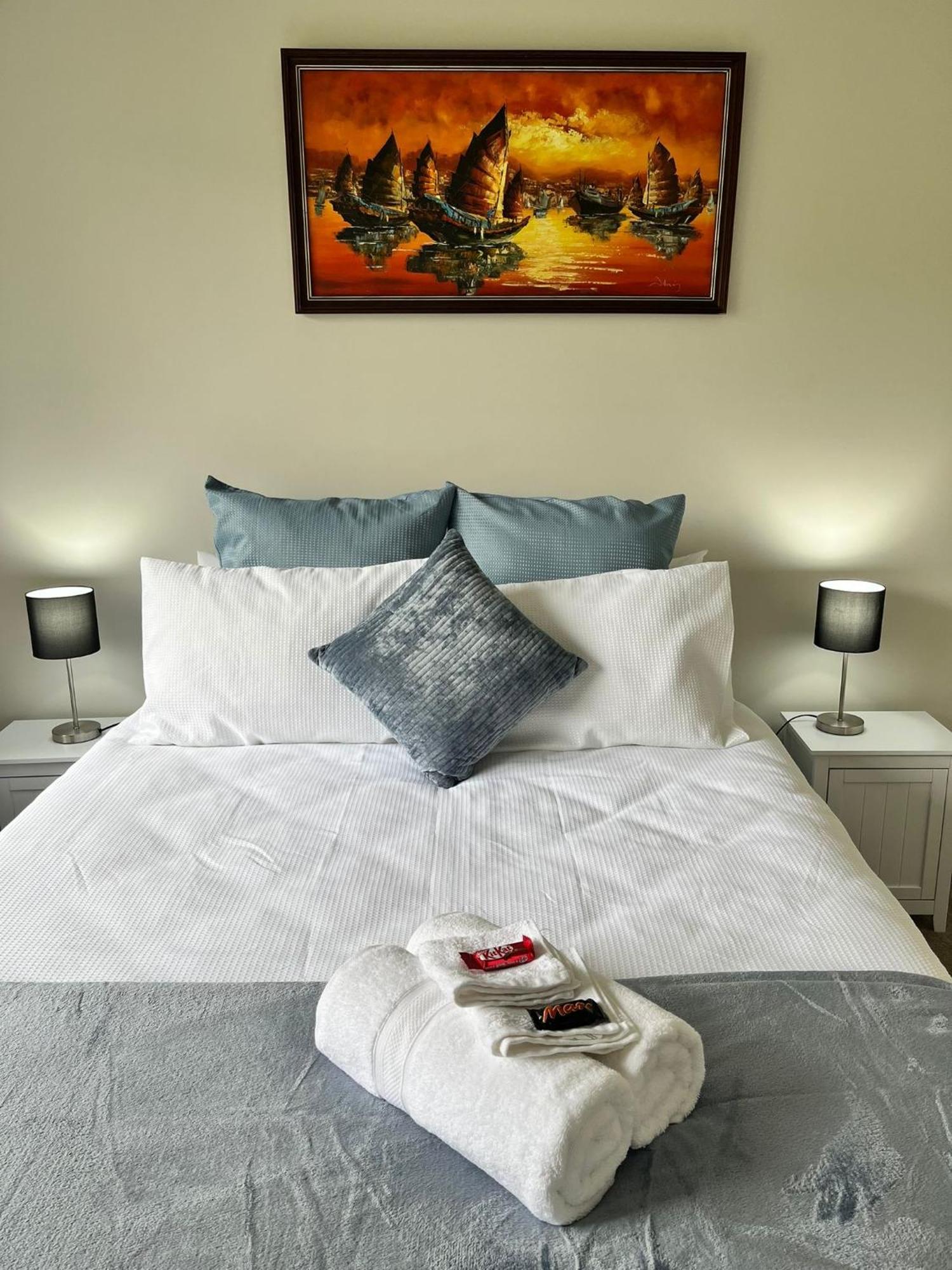 Country Inn Pokeno Bagian luar foto
